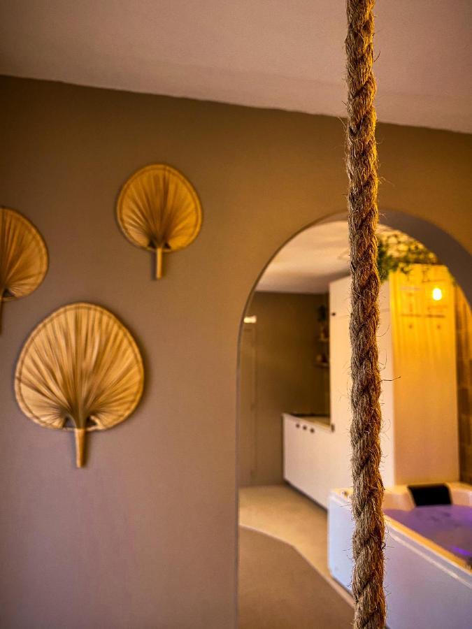 Love Room Suite Bali - Auray En Bretagne Brech ภายนอก รูปภาพ