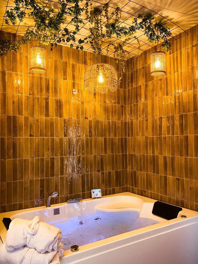 Love Room Suite Bali - Auray En Bretagne Brech ภายนอก รูปภาพ