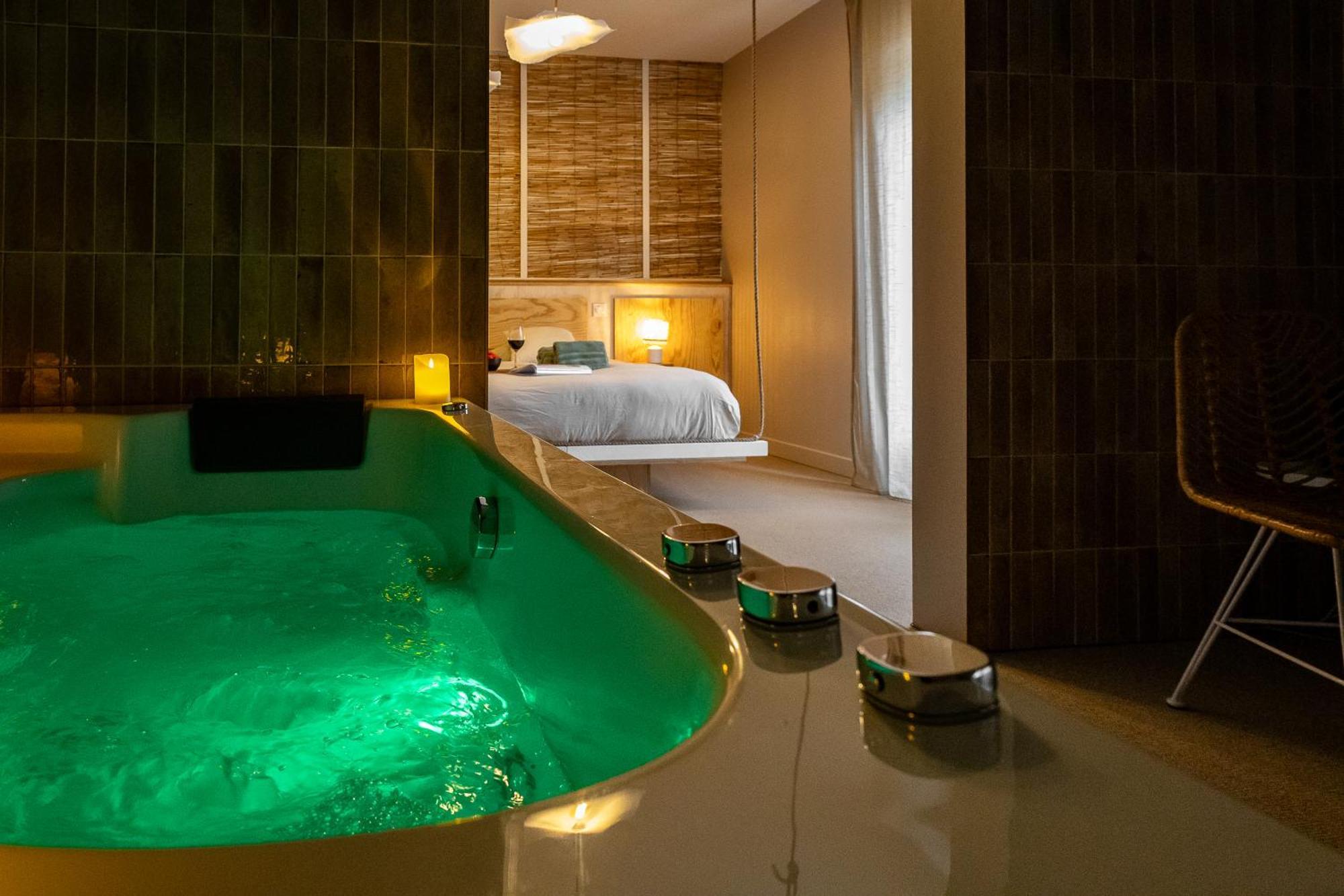 Love Room Suite Bali - Auray En Bretagne Brech ภายนอก รูปภาพ