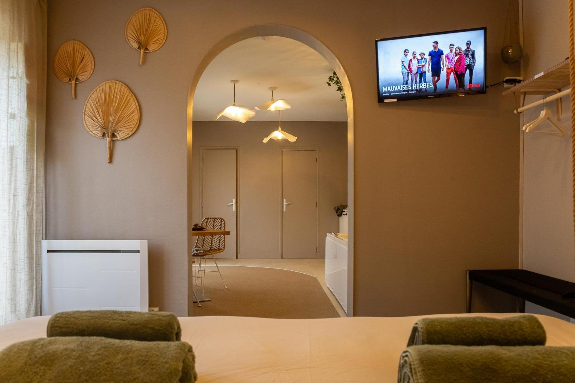 Love Room Suite Bali - Auray En Bretagne Brech ภายนอก รูปภาพ