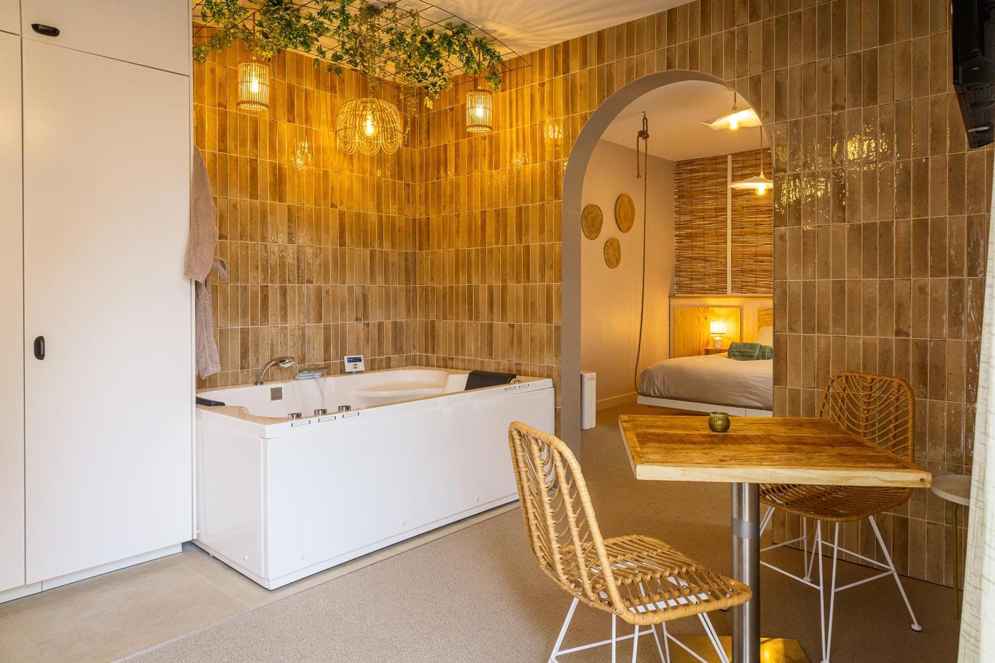 Love Room Suite Bali - Auray En Bretagne Brech ภายนอก รูปภาพ