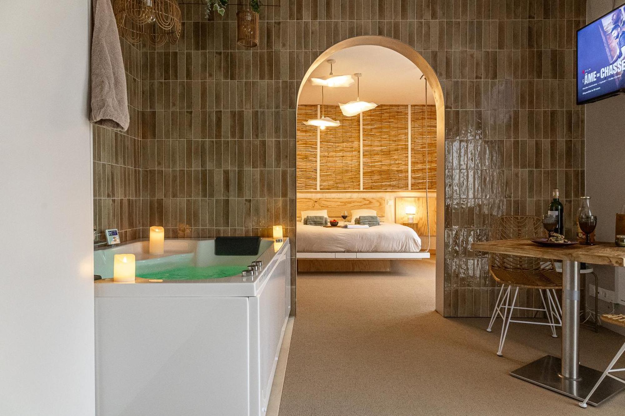 Love Room Suite Bali - Auray En Bretagne Brech ภายนอก รูปภาพ
